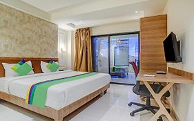 Treebo Trend Holiday Ab Road